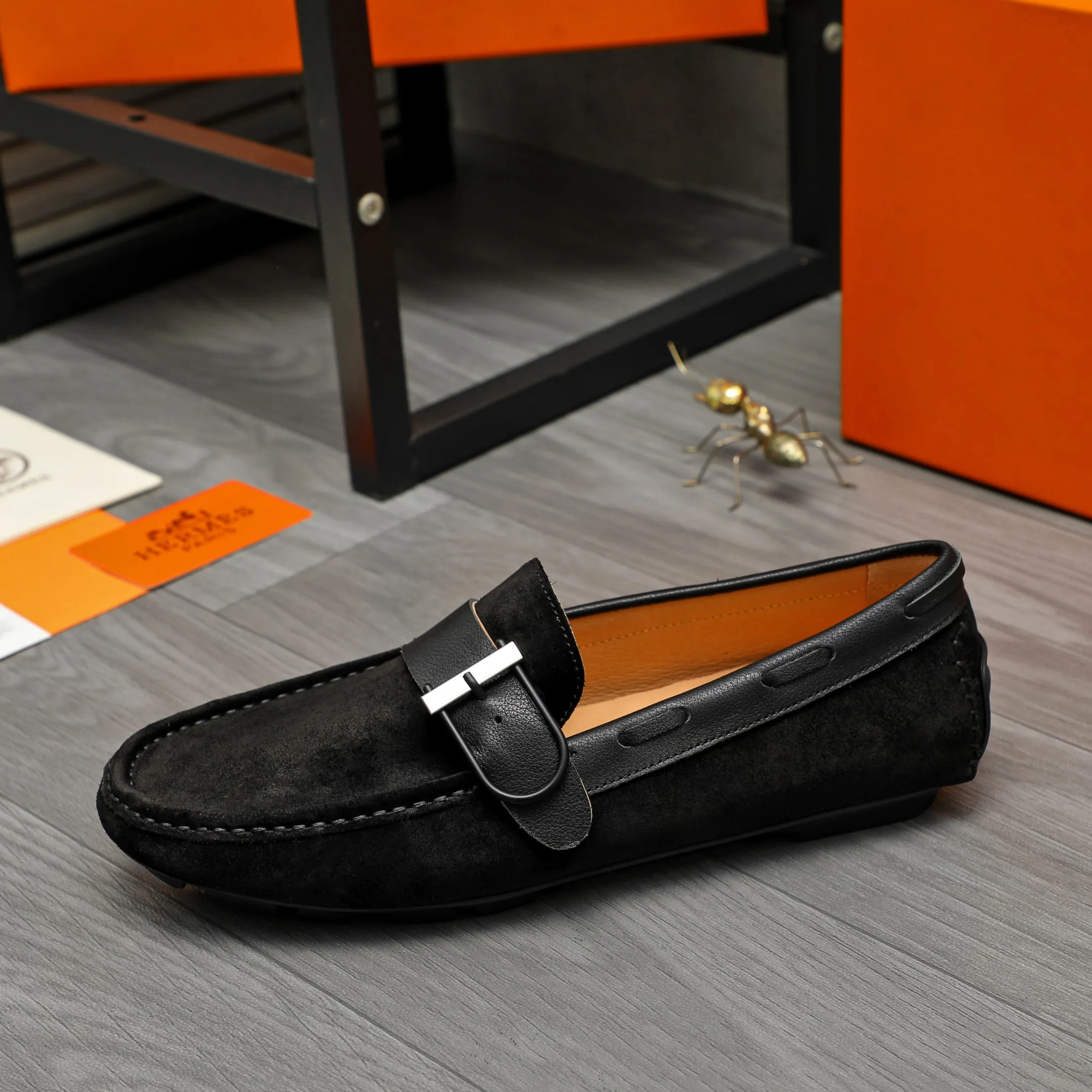 P380 Product trademark: HERMES "Hermes" casual slip-on men's shoes Regular size: 38-44 Product material: Selected frosted cowhide upper, pigskin lining, rubber outsole